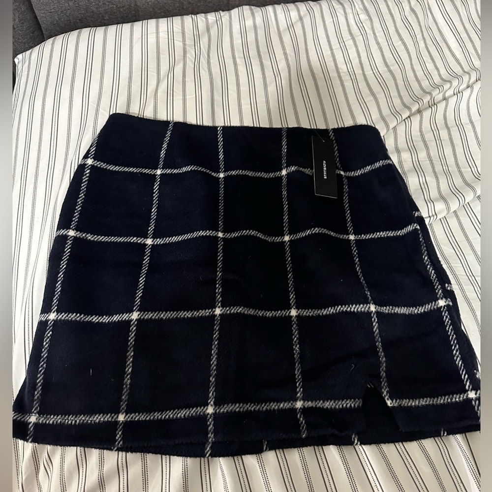 Lulus new with tag. Plaid skirt. Great for upcoming holiday!